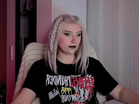 violet-siren-x (Ask my age) - footjob