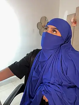 rashaaa_ (F young) - Full Naked + Nipple Clamps