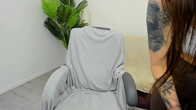 arya_anna - Arya_Anna's free webcam - UK Sex Cams