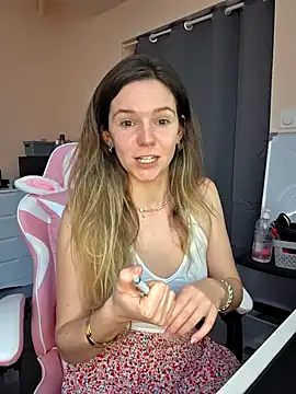 lucie_mehott (F young) - SURPRISE 🎁