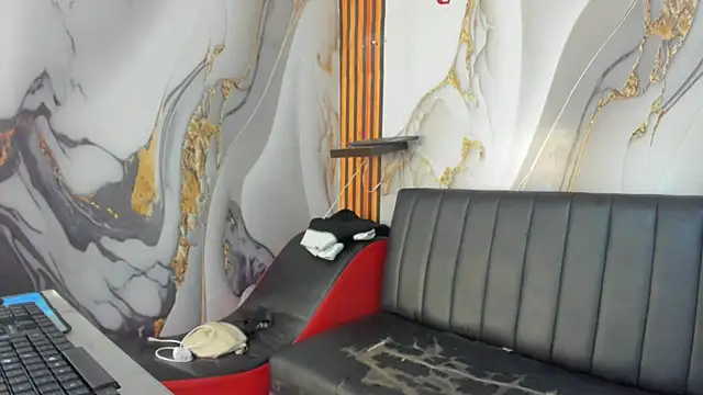 straightboy_nick (M twink) - 💦 Show CUM in Public 💦