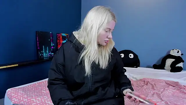 lillie_berry - Lillie_Berry's free webcam - UK Sex Cams