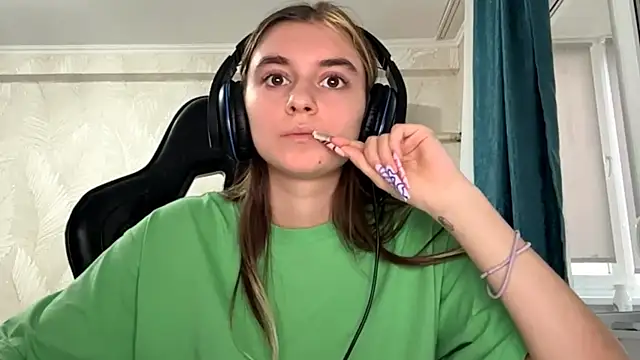 pluralpalaver (F teen) - stroke my belly