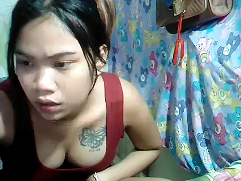 milkytits_yum00 - Milkytits_Yum00's free webcam