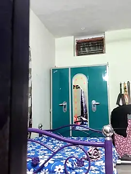 Webcam Model (yamini1431)  is live.Free join now!