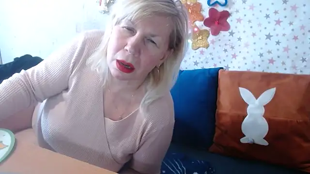 queenlana - QueenLana's free webcam - UK Sex Cams