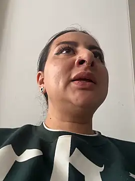 Webcam Model (Abril_Luv)  is live.Free join now!