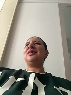 Webcam Model (Abril_Luv)  is live.Free join now!