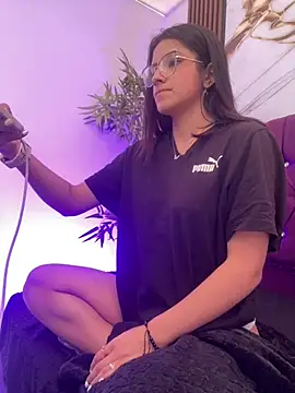 Webcam Model (aurora_ec)  is live.Free join now!