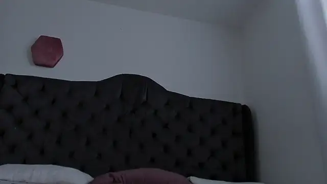 two_milkyway - Two_milkyway's free webcam - UK Sex Cams