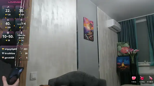 stacy_davice (F milf) - SHOW TITS