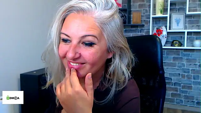 angel_devil_milf - Angel_devil_milf's free webcam - UK Sex Cams