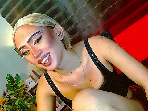 hollywood_queen_88 (T young) - lit me cum here in public