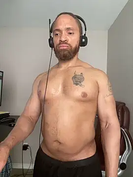 fathero1time (M mature) - 4000 Tokens and I bust this nut 💰💰💰