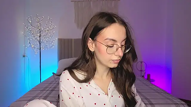 real_cutie1 - Real_cutie1's free webcam - UK Sex Cams