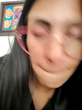 Astrid-- live sex cam