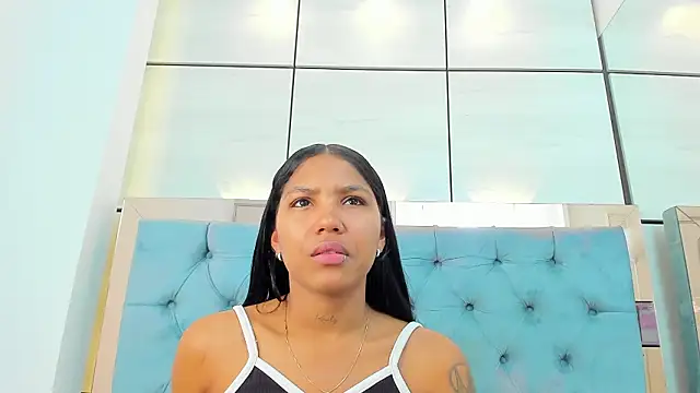 pocahontas_pow (F teen) - Spit your cock and clean your balls♥