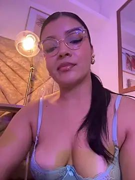 emmablossom (F teen) - my body wants your attention🔥