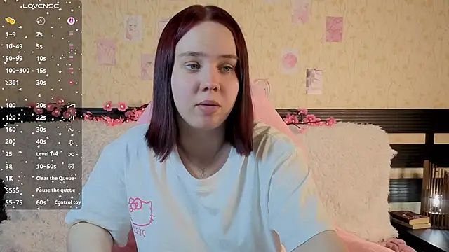 lunalyna (F teen) - show tits