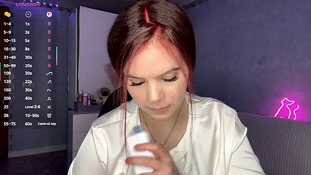 lia_rise (F teen) - tits teasing