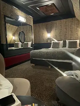 Amani_thewolf live sex cam