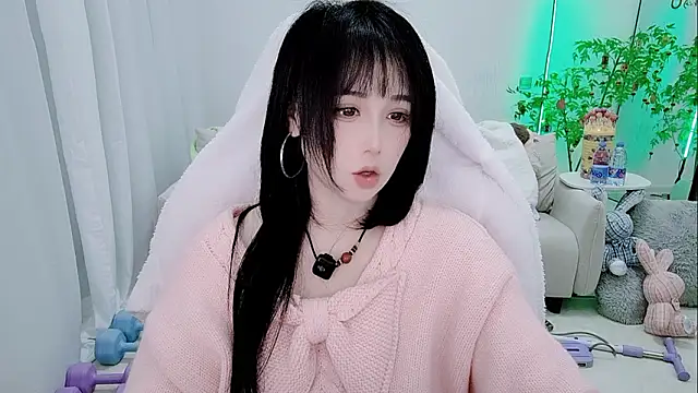 evangelin-e - Evangelin-e's free webcam - UK Sex Cams