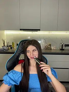 CurlyLara live sex cam