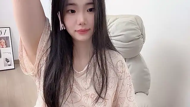 suki-1 (F young) - 打屁屁5下