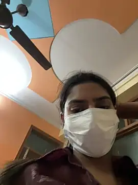 sexyayeshadesi (F young) - Gucci bag