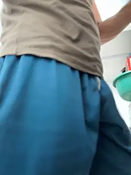 Paul22cm-'s live cam