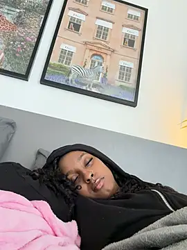 your_paris (F young) - Hi Paris baby ☀️