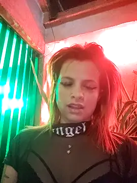 cataleya_16 (F young) - Off Shirt in bar