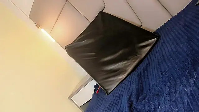 Miss-Saraii's live cam