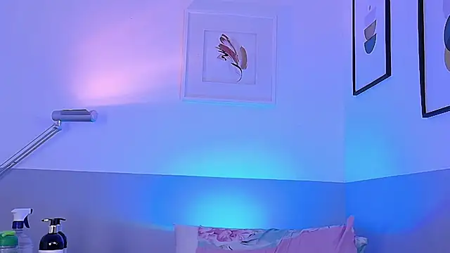 cutepetitee - Cutepetitee's free webcam