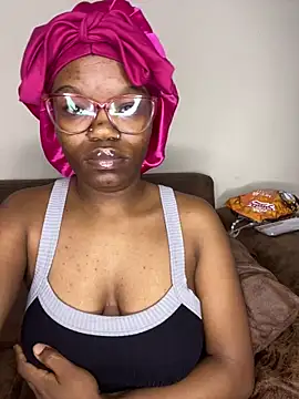 Webcam Model (YummyMelanin117)  is live.Free join now!