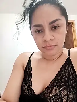 Webcam Model (luna_pinky)  is live.Free join now!