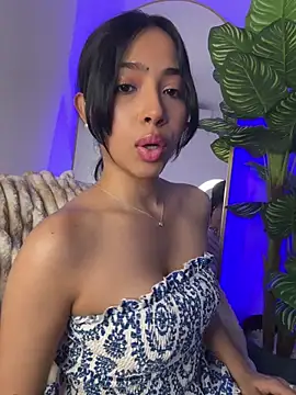 Webcam Model (_Emily_Thompson_)  is live.Free join now!