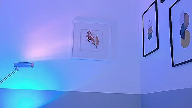 cutepetitee - Cutepetitee's free webcam - UK Sex Cams