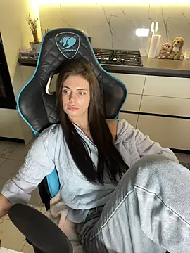 CurlyLara live sex cam