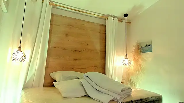 halaaa_1 - Halaaa_1's free webcam - UK Sex Cams