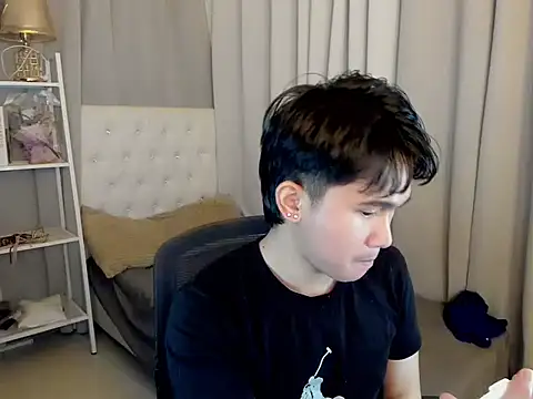 davincihugecock live sex cam