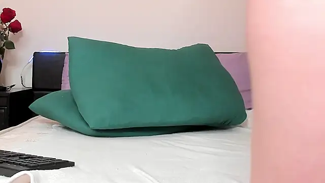 goldenlunaa - GoldenLunaa's free webcam