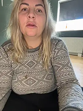 amanda_norsk (F milf) - doggy 3 min w panties