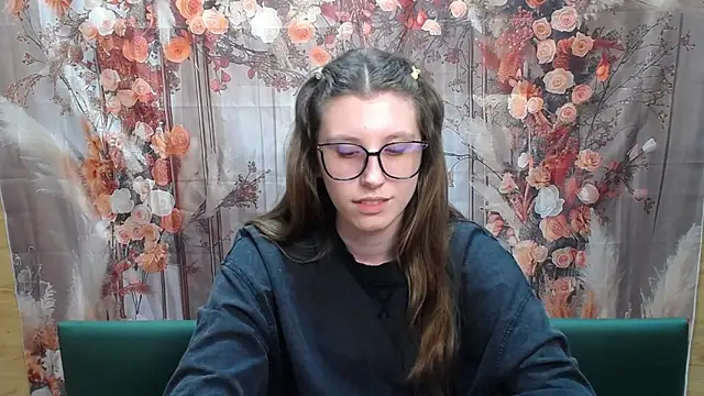 lilianashine - LilianaShine's free webcam