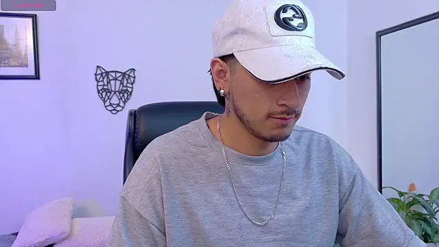 Elian_savoy live sex cam