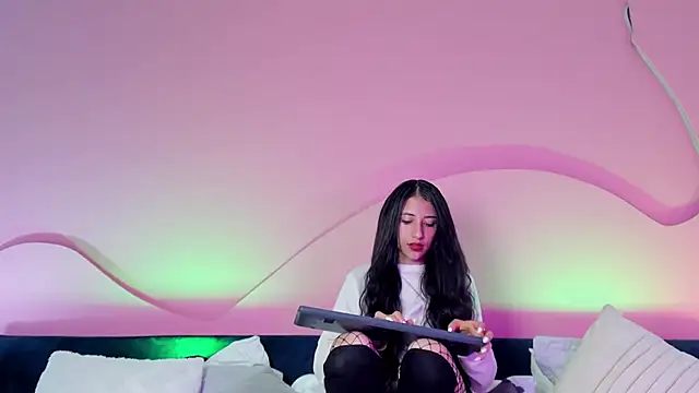 belle_janne - Belle_janne's free webcam - UK Sex Cams