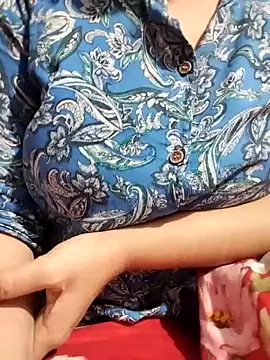 Webcam Model (hottyrose69)  is live.Free join now!