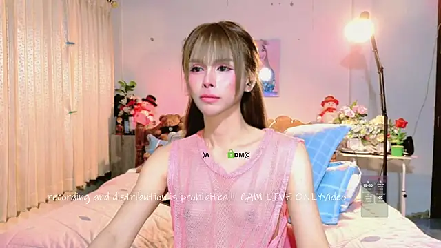 ribbinpink - Ribbinpink's free webcam