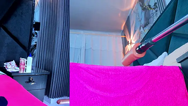 NathaxaLeans live sex cam