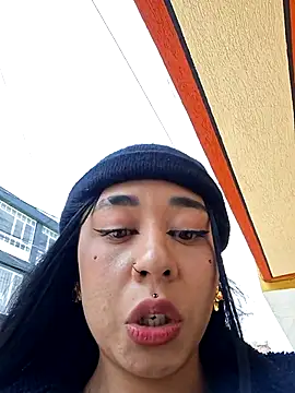 Zafiro_glow live sex cam